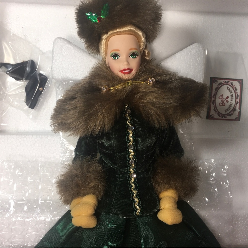 Holiday Porcelain Barbie Collection Barbie Holiday Caroler w/ Box
